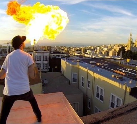 GoPro: assista a uma incrível cena de um cuspidor de fogo em câmera lenta