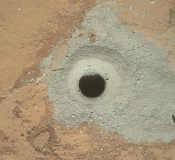 Curiosity começa escavação em busca de água no solo de Marte