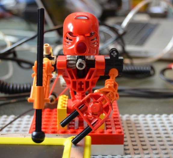 Confira a estreia da primeira banda robótica do mundo feita de LEGO [vídeo]
