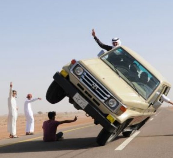 Conheça novo esporte sobre rodas popular na Arábia Saudita