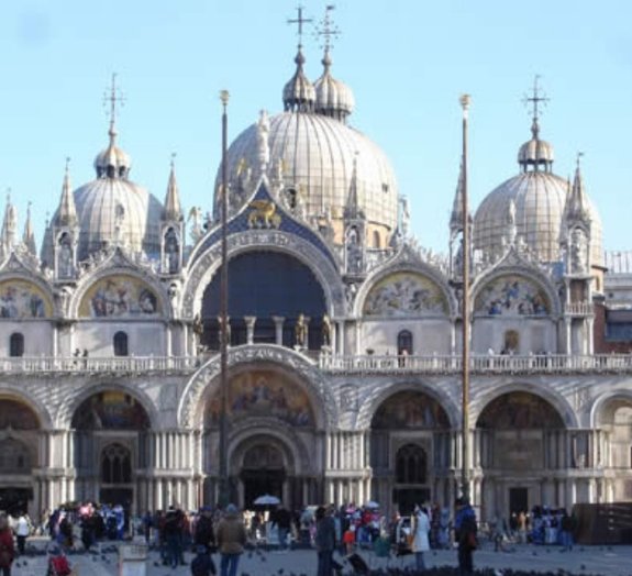 Que tal fazer um passeio pelas 7 catedrais mais incríveis da Europa?