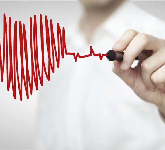 Já pensou em desenhar um monitor cardíaco nas próprias mãos?