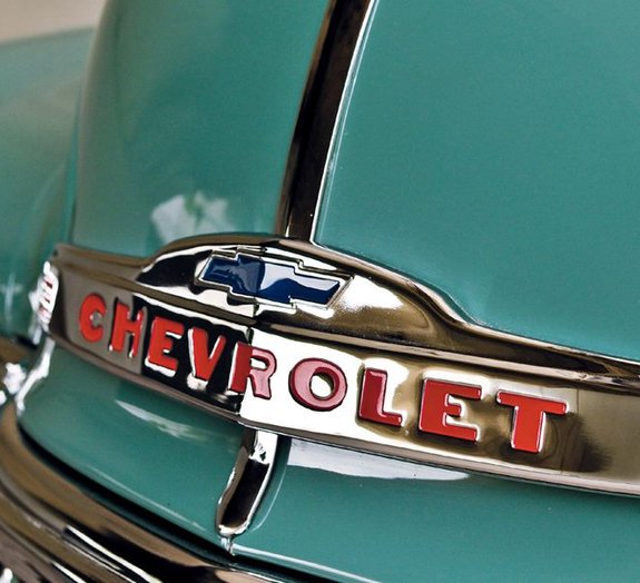 Acompanhe o passo a passo da evolução do logo da Chevrolet