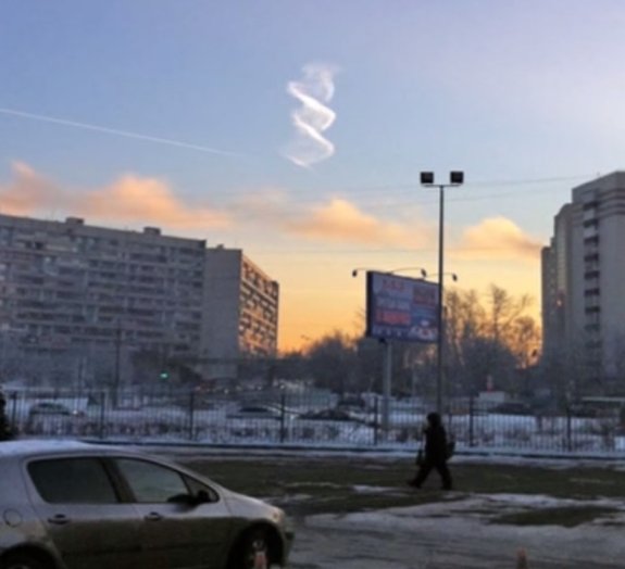 Nuvem com formato de DNA deixa habitantes de Moscou intrigados [vídeo]