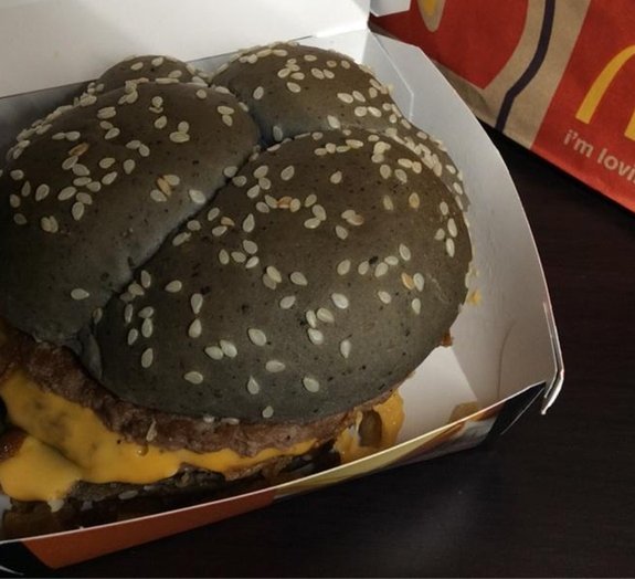 Depois do BK, é a vez do McDonald's japonês lançar um sanduíche preto