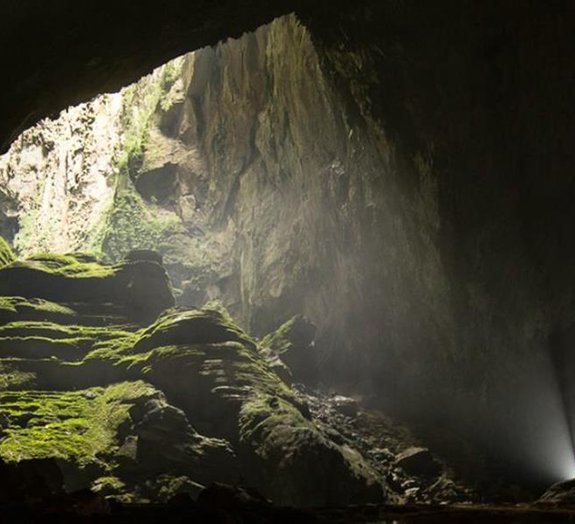 Maior caverna do mundo faz humanos parecerem insignificantes [galeria]