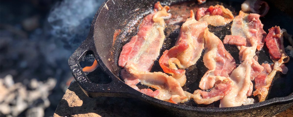 Restaurante procura estagiário que vai ganhar para comer Bacon