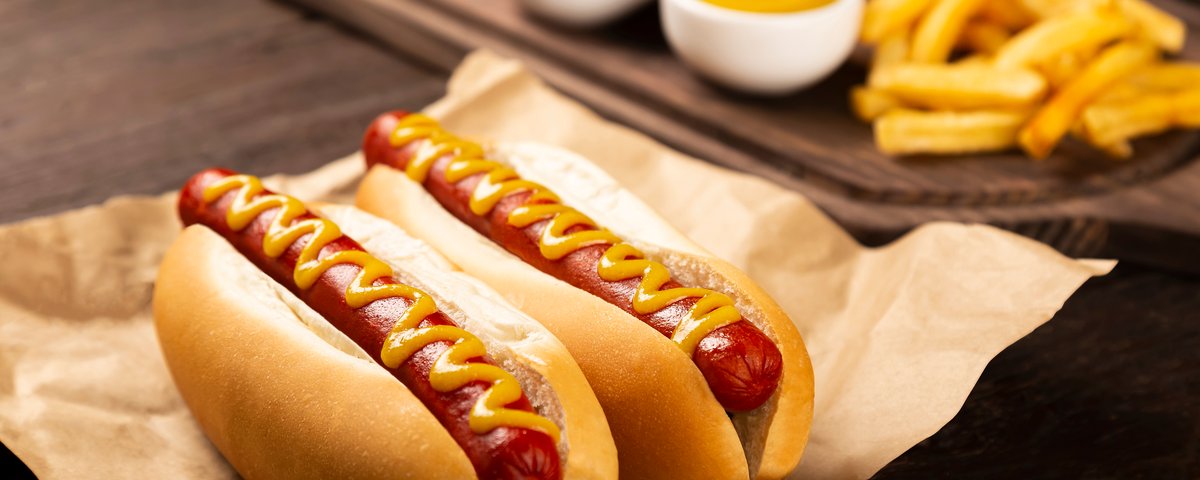 M.M. na América: Diferenças culturais: Hotdog x Cachorro Quente