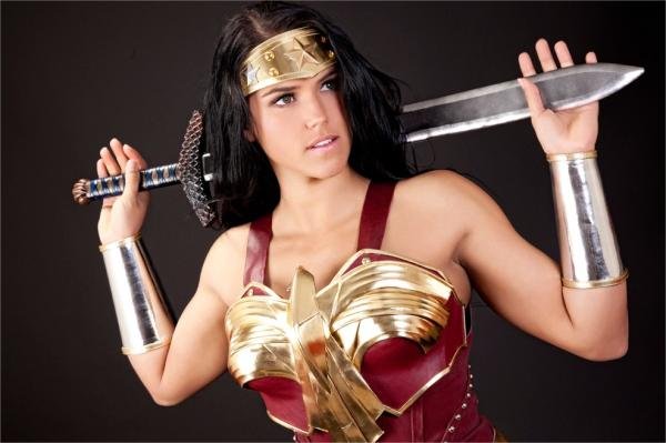 Fotógrafo transforma cosplayers em autênticos super-heróis