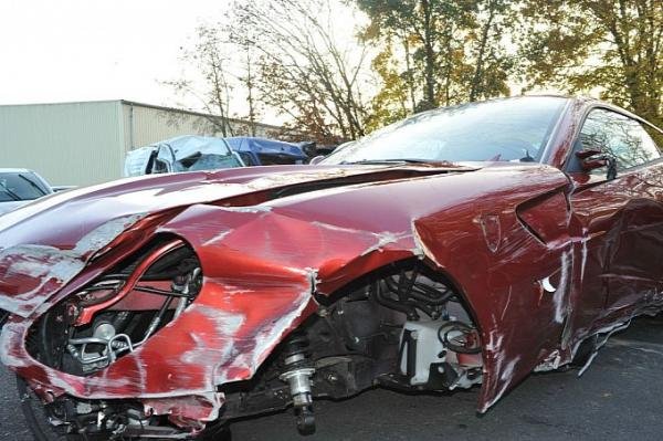 Cristiano Ronaldo bate Ferrari e põe o carro à venda por R$ 130 mil