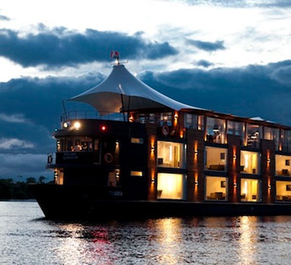 Hotel flutuante leva você a um luxuoso passeio pelo Amazonas