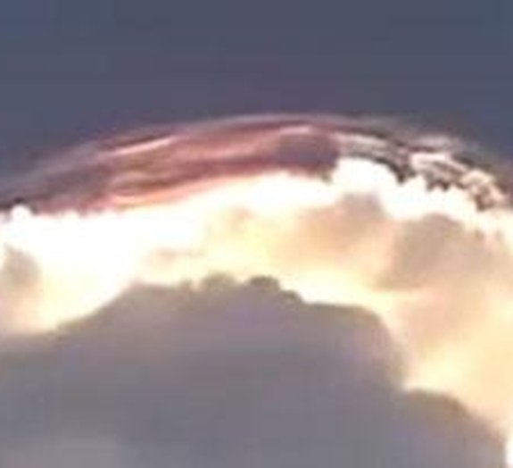 Céu da Rússia em chamas: OVNI ou explosão nuclear?