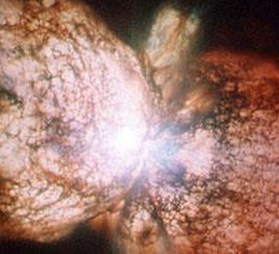 Imagem da NASA mostra a morte de uma estrela em alta resolução