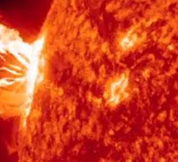 Satélite da NASA registra erupção solar gigante