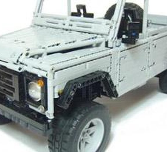 Conheça o Land Rover Defender totalmente feito de LEGO [vídeo]