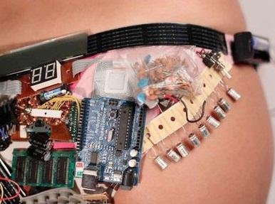 Biquíni eletrônico é muito mais do que parece