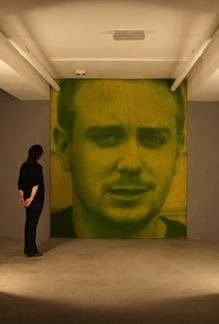 Arte verde: designers manipulam clorofila para criar retratos com grama