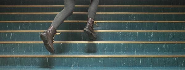 Tóquio e o mistério da levitação nas fotografias