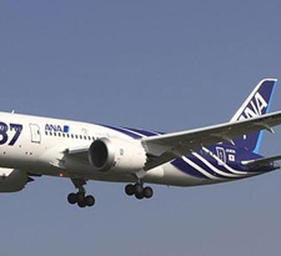 Companhias aéreas japonesas decidem manter Boeings 787 em terra