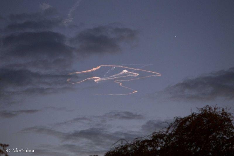 Misterioso OVNI é flagrado no céu do Havaí