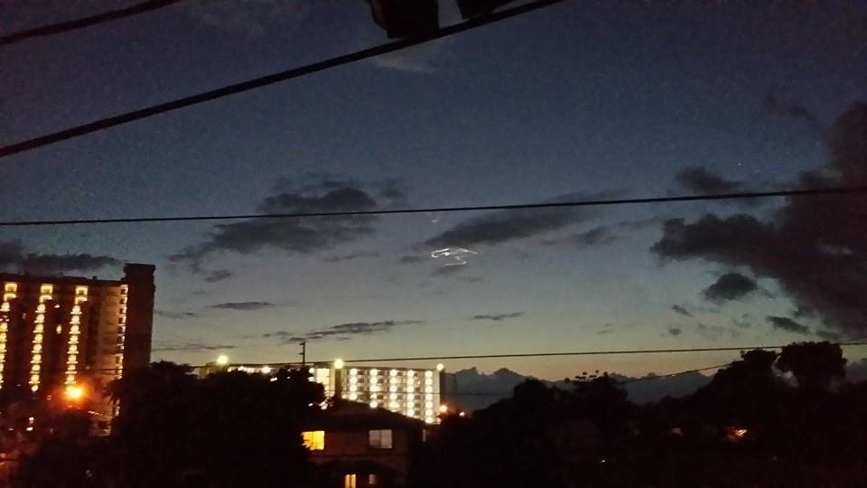 Misterioso OVNI é flagrado no céu do Havaí
