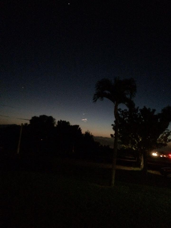 Misterioso OVNI é flagrado no céu do Havaí