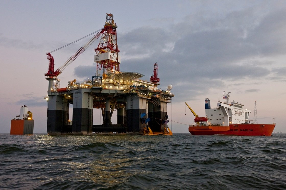 Blue Marlin, o incrível navio capaz de transportar outras embarcações