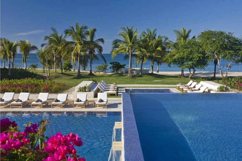 16 - St. Regis Punta Mita Resort, México
