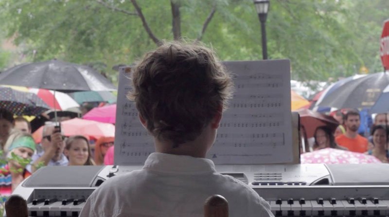 Redes sociais fazem concerto de pianista de oito anos bombar nos EUA