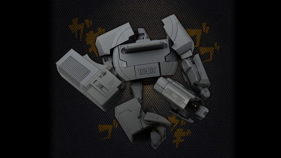 Optimus Prime se transforma em PSOne em novo action figure para ano que vem