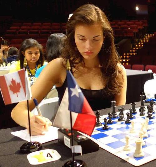 Veja quais são duas das jogadoras de xadrez mais gatas do mundo