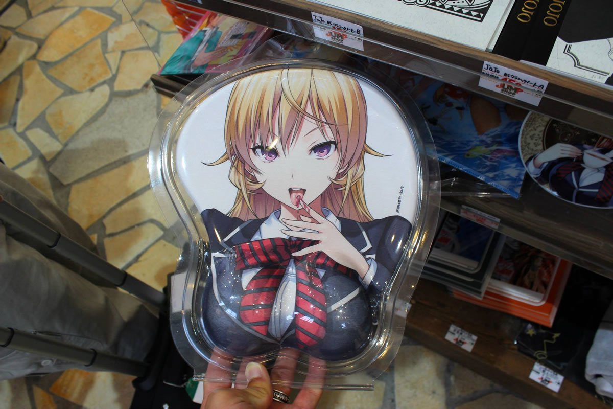 Paraíso Otaku: confira como é uma loja oficial da Jump Shop