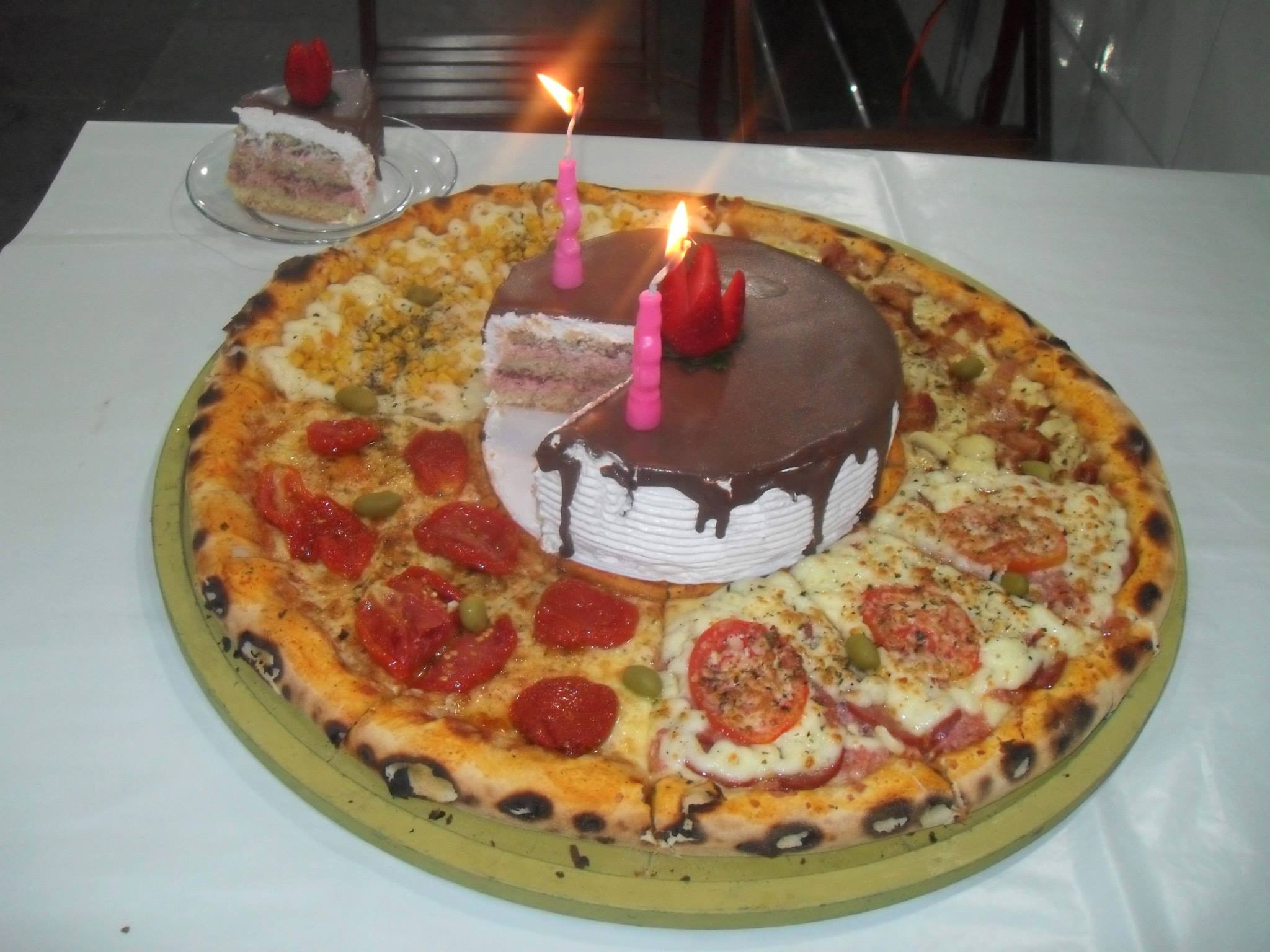 Sem exagero: estas são as pizzas mais monstruosas que você vai ver na vida