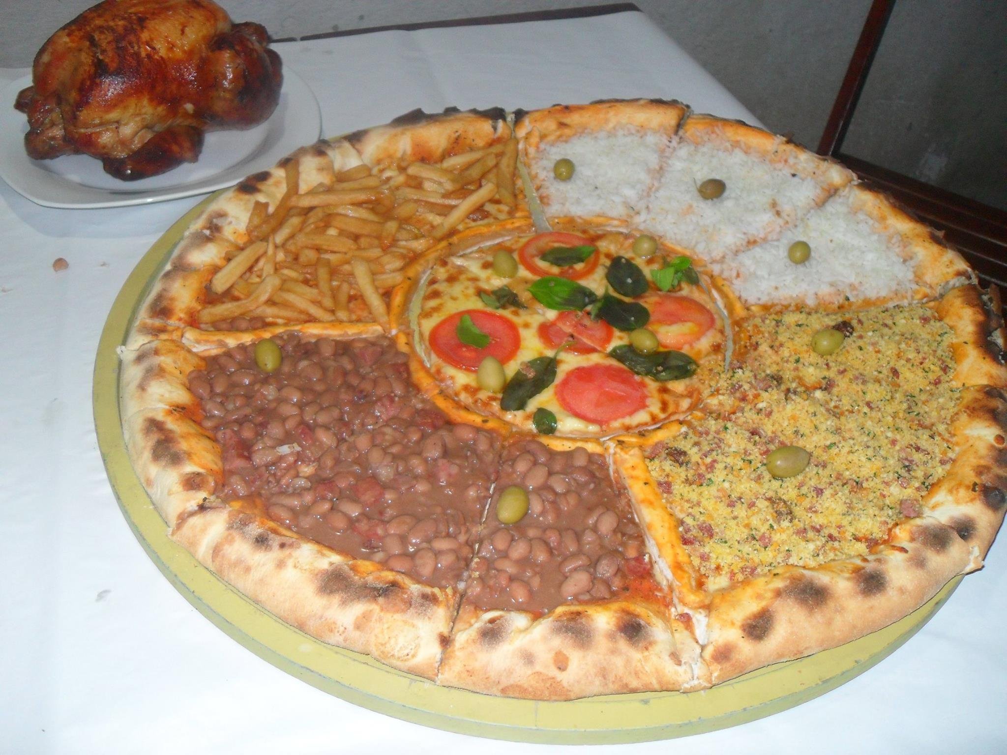Sem exagero: estas são as pizzas mais monstruosas que você vai ver na vida