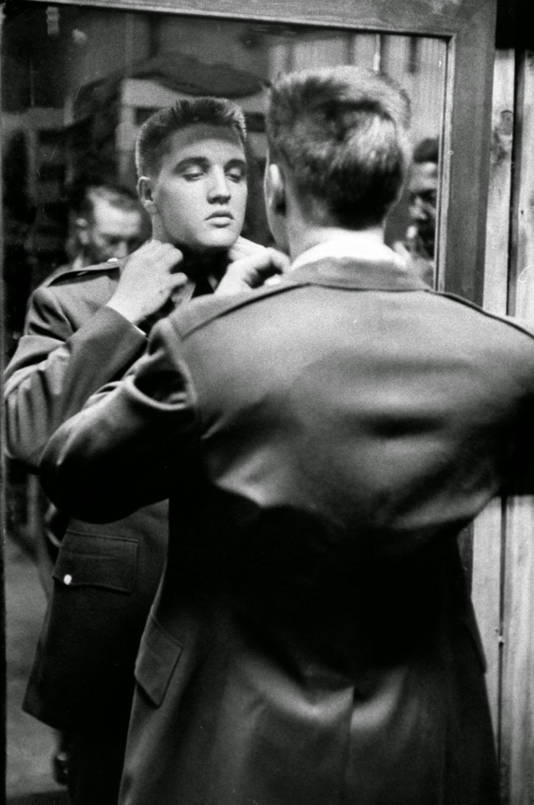 Confira uma seleção de fotos raras de quando Elvis Presley foi soldado