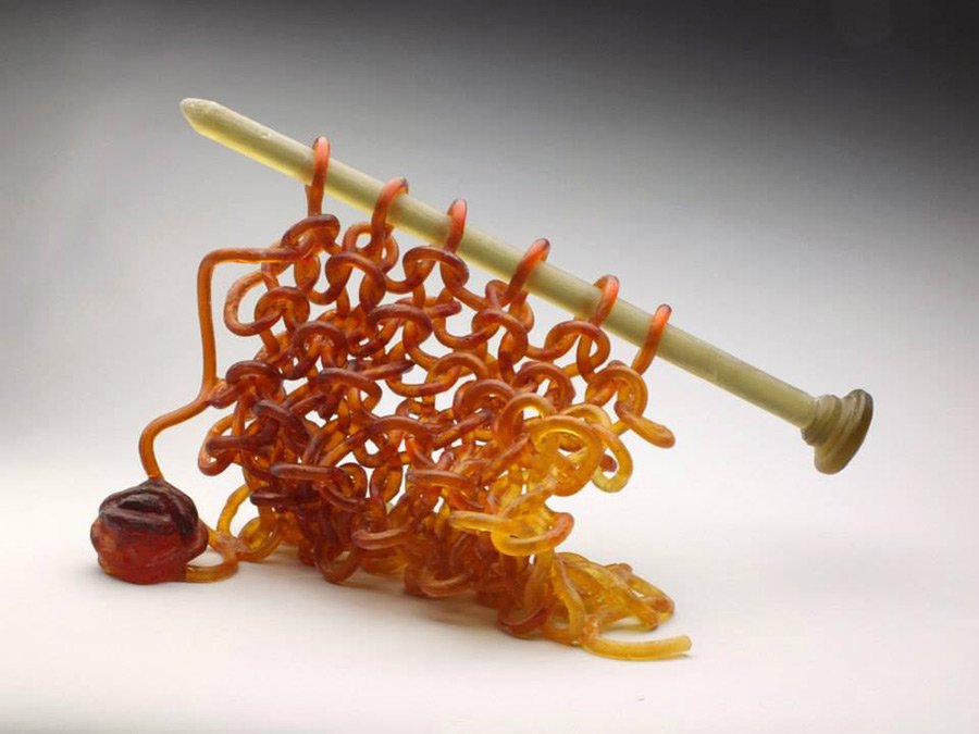 Fantástico! Artista cria peças de tricô usando vidro