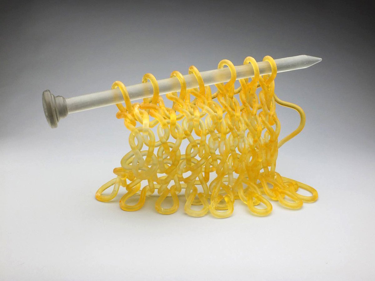 Fantástico! Artista cria peças de tricô usando vidro