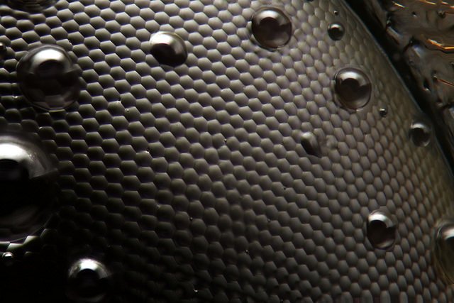 Gotículas em um dos olhos.