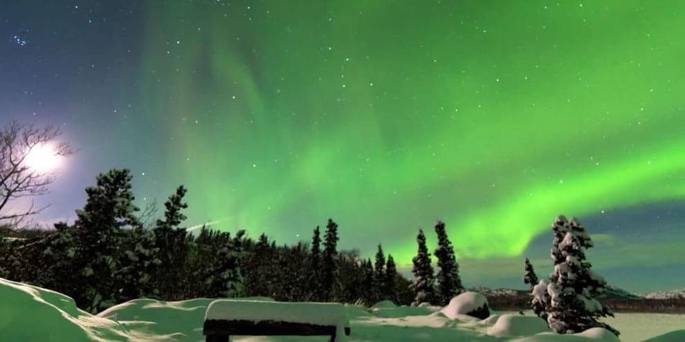 Aurora boreal e austral: como acontece o fenômeno das 'luzes no céu'? -  TecMundo