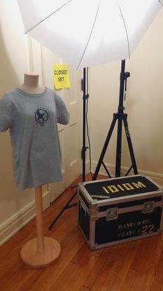 A produção andava com camisetas do filme "Idiom", numa tentativa de distrair os curiosos que visitavam o centro histórico durante as filmagens. Assim, ninguém ia querer acompanhar as gravações de um filme supostamente desconhecido.