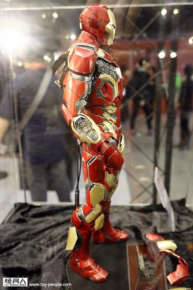 Brinquedos de Vingadores 2 revelam Homem de Ferro, Caça-Hulk e mais