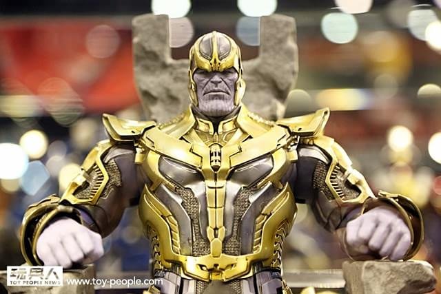 Brinquedos de Vingadores 2 revelam Homem de Ferro, Caça-Hulk e mais