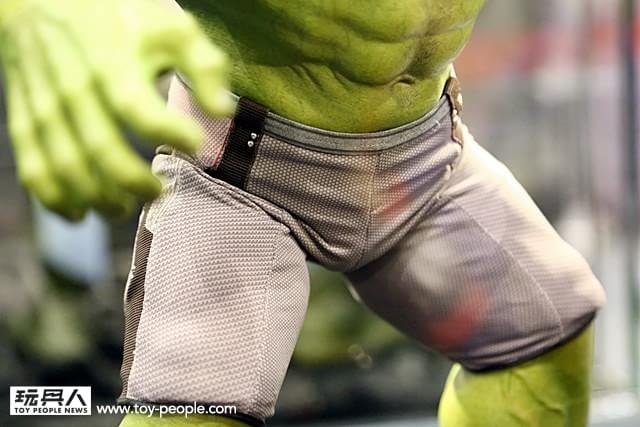 Brinquedos de Vingadores 2 revelam Homem de Ferro, Caça-Hulk e mais
