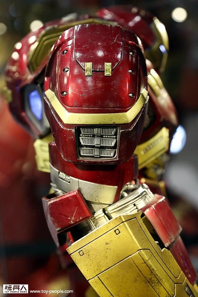 Brinquedos de Vingadores 2 revelam Homem de Ferro, Caça-Hulk e mais