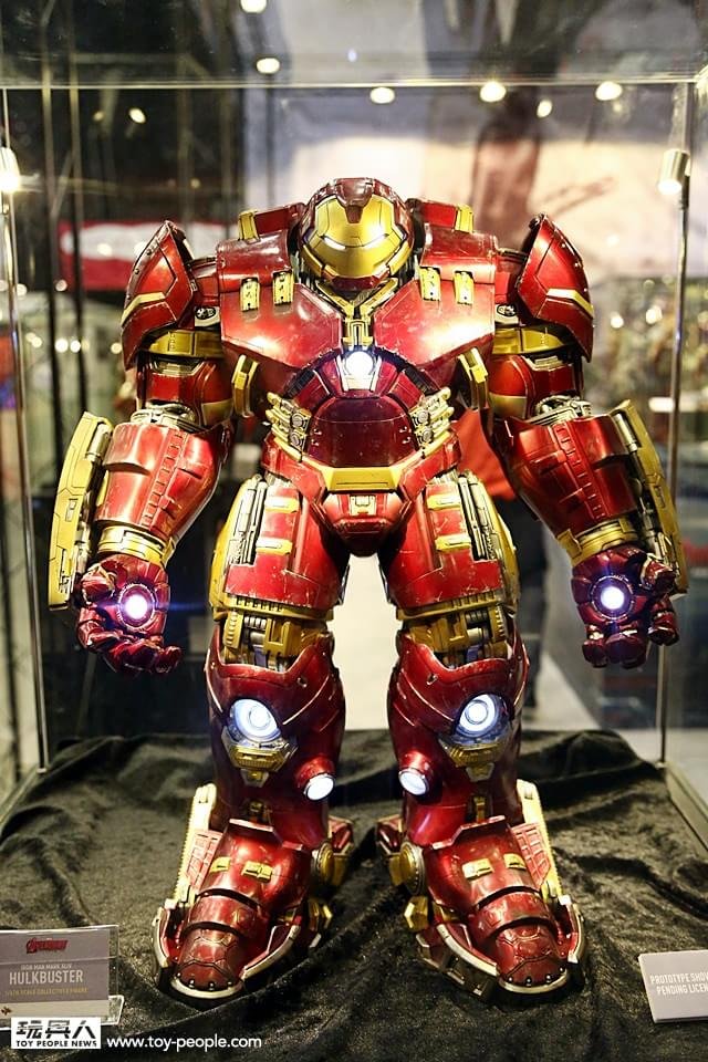 Brinquedos de Vingadores 2 revelam Homem de Ferro, Caça-Hulk e mais