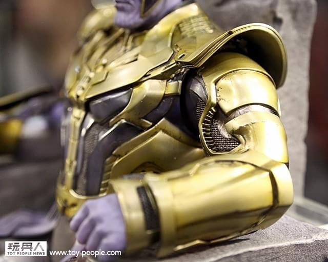 Brinquedos de Vingadores 2 revelam Homem de Ferro, Caça-Hulk e mais