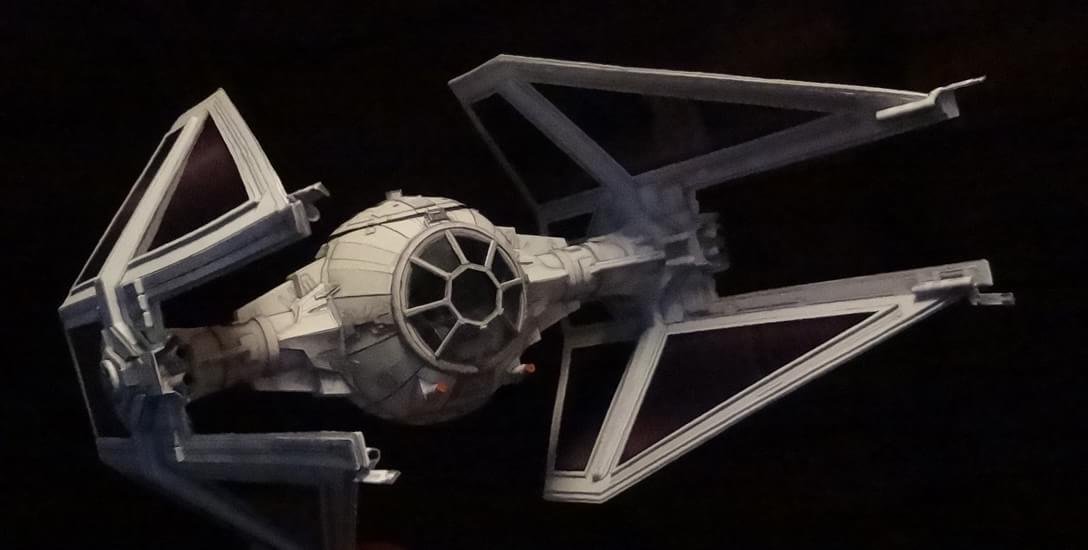 Miniaturas incríveis de papel recriam as espaçonaves mais famosas do cinema