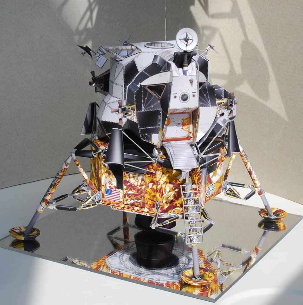 Miniaturas incríveis de papel recriam as espaçonaves mais famosas do cinema