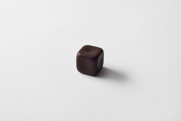 Agência de design japonesa cria bombons perfeitos em formas geométricas