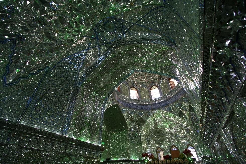 Conheça a mesquita de Shah Cheragh, uma das mais belas do mundo